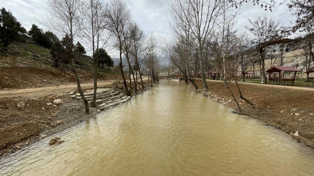 Yeşilgöz Gölü eski günlerine döndü: Depremlerde rengi değişmişti - Resim: 15